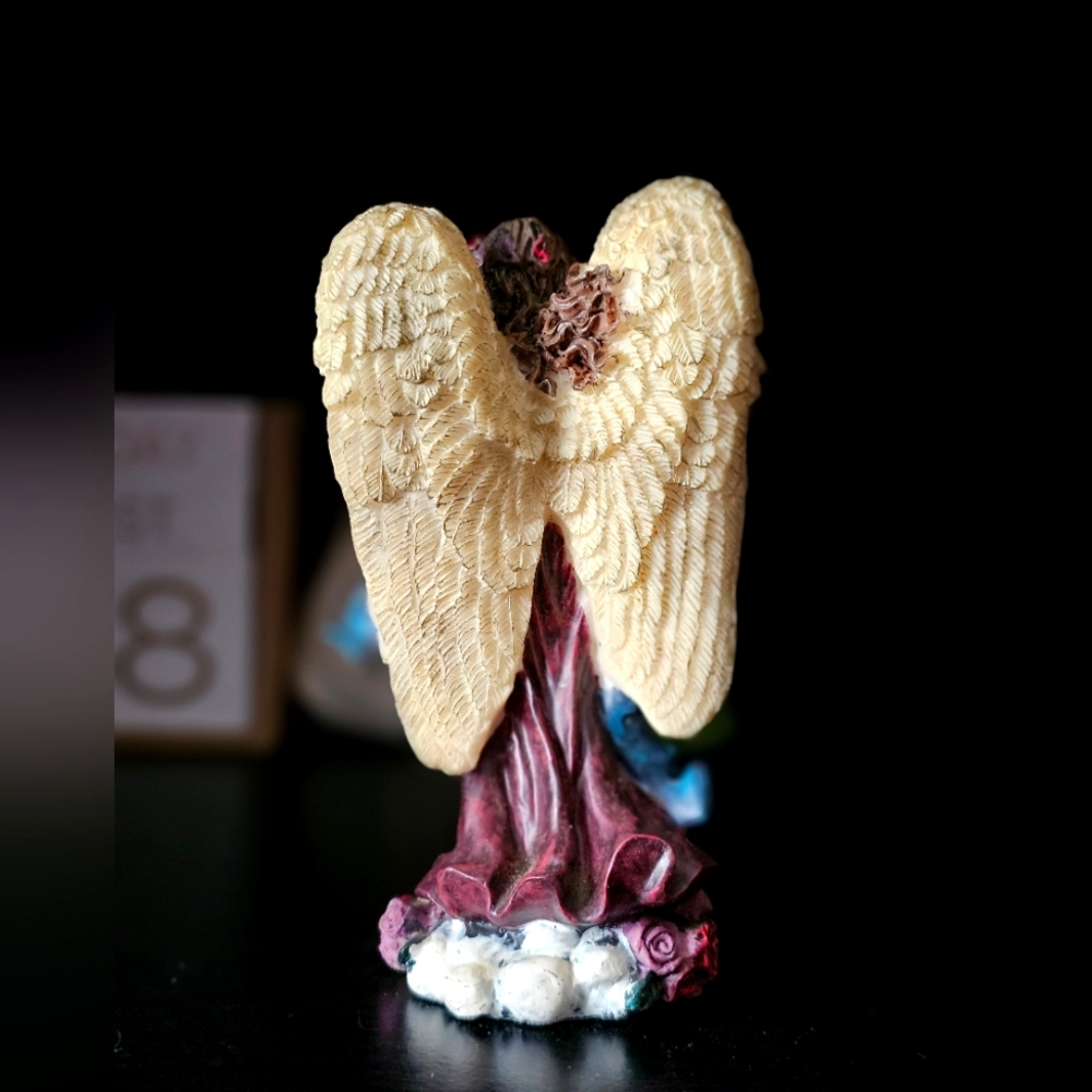 Angel Figurine - Picture 2 of 2